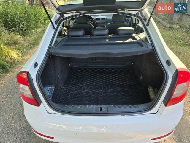 Белый Шкода Октавия, объемом двигателя 1.6 л и пробегом 260 тыс. км за 8600 $, фото 6 на Automoto.ua