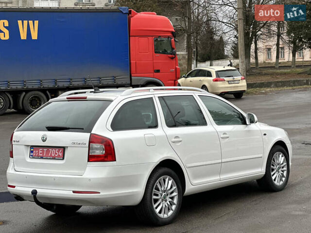 Белый Шкода Октавия, объемом двигателя 2 л и пробегом 217 тыс. км за 9999 $, фото 79 на Automoto.ua