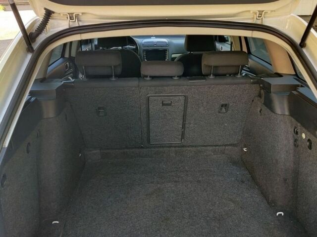 Білий Шкода Октавія, об'ємом двигуна 1.6 л та пробігом 280 тис. км за 7500 $, фото 16 на Automoto.ua