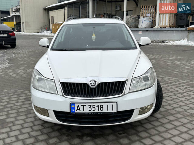 Белый Шкода Октавия, объемом двигателя 1.97 л и пробегом 350 тыс. км за 8300 $, фото 10 на Automoto.ua