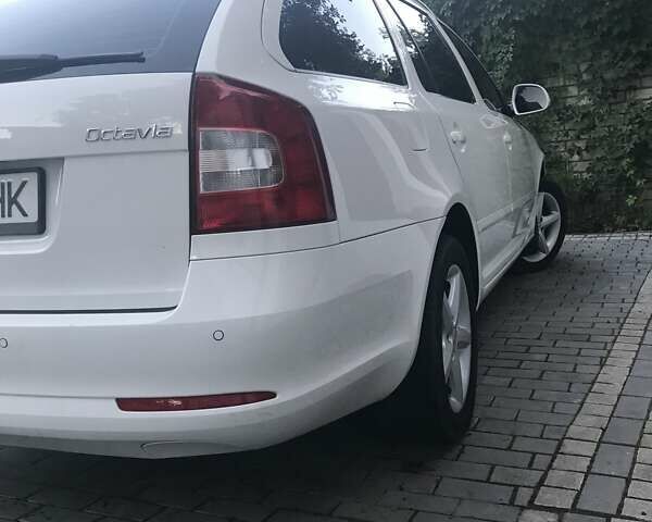 Белый Шкода Октавия, объемом двигателя 1.8 л и пробегом 193 тыс. км за 8000 $, фото 12 на Automoto.ua