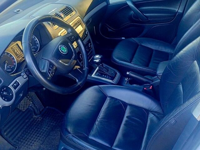 Шкода Октавия 2012 в Гадяче на Automoto.ua Белый Шкода Октавия, объемом двигателя 2 л и пробегом 236 тыс. км за 9999 $, фото 6 на Automoto.ua