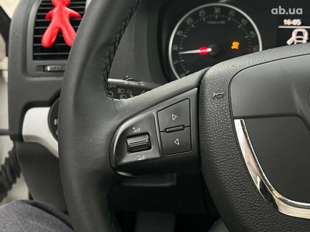 Белый Шкода Октавия, объемом двигателя 1.6 л и пробегом 253 тыс. км за 8390 $, фото 29 на Automoto.ua