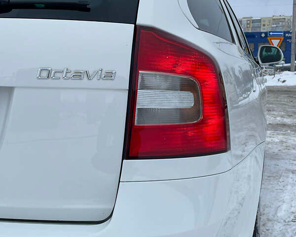 Белый Шкода Октавия, объемом двигателя 0 л и пробегом 155 тыс. км за 8499 $, фото 57 на Automoto.ua