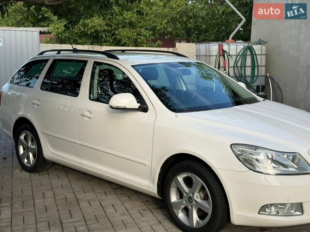 Белый Шкода Октавия, объемом двигателя 1.4 л и пробегом 230 тыс. км за 8700 $, фото 2 на Automoto.ua