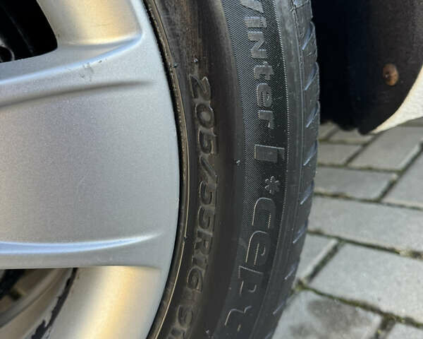 Белый Шкода Октавия, объемом двигателя 1.97 л и пробегом 256 тыс. км за 8550 $, фото 49 на Automoto.ua