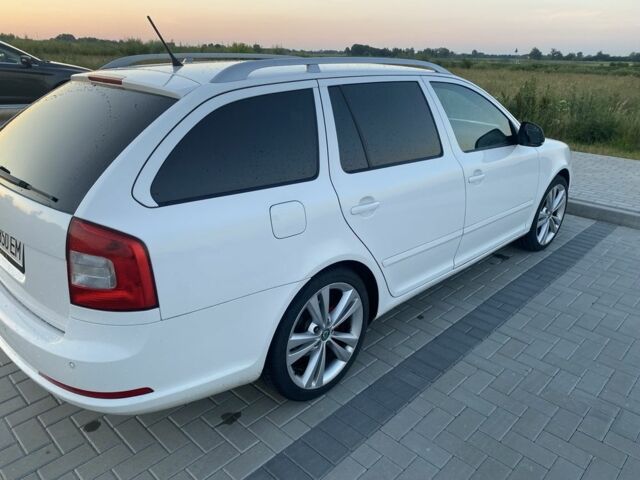 Белый Шкода Октавия, объемом двигателя 2 л и пробегом 369 тыс. км за 10200 $, фото 3 на Automoto.ua