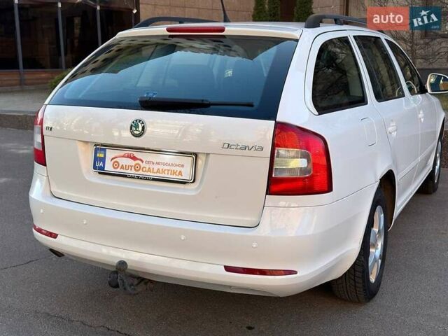 Білий Шкода Октавія, об'ємом двигуна 1.6 л та пробігом 252 тис. км за 7500 $, фото 10 на Automoto.ua