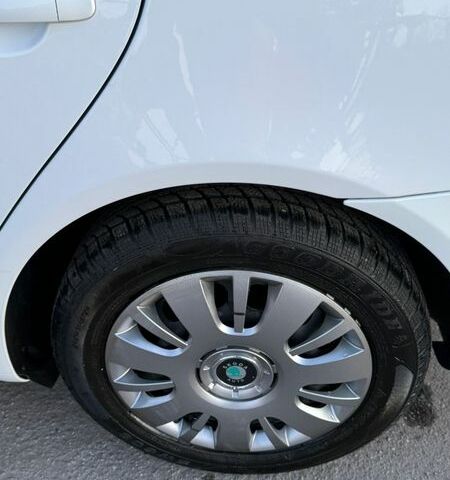 Білий Шкода Октавія, об'ємом двигуна 0 л та пробігом 155 тис. км за 8499 $, фото 4 на Automoto.ua