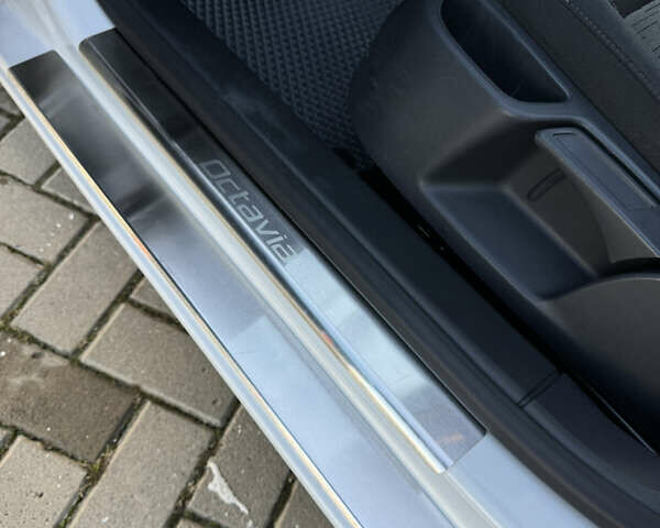 Белый Шкода Октавия, объемом двигателя 1.97 л и пробегом 256 тыс. км за 8550 $, фото 26 на Automoto.ua