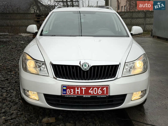 Белый Шкода Октавия, объемом двигателя 1.4 л и пробегом 231 тыс. км за 7000 $, фото 1 на Automoto.ua