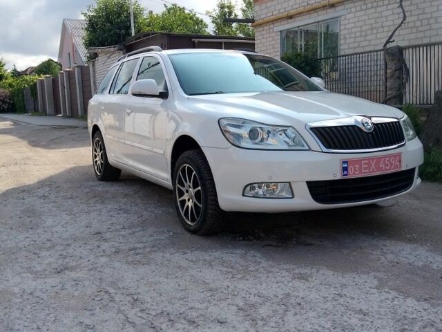 Шкода Октавія 2012 у Запоріжжя на Automoto.ua Білий Шкода Октавія, об'ємом двигуна 0 л та пробігом 182 тис. км за 8600 $, фото 2 на Automoto.ua