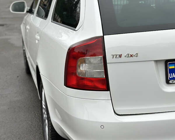 Белый Шкода Октавия, объемом двигателя 2 л и пробегом 217 тыс. км за 9999 $, фото 17 на Automoto.ua