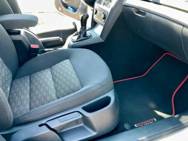 Белый Шкода Октавия, объемом двигателя 2 л и пробегом 261 тыс. км за 9300 $, фото 8 на Automoto.ua