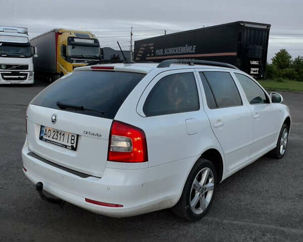 Белый Шкода Октавия, объемом двигателя 1.6 л и пробегом 280 тыс. км за 8150 $, фото 6 на Automoto.ua