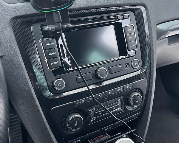 Белый Шкода Октавия, объемом двигателя 1.98 л и пробегом 255 тыс. км за 11700 $, фото 14 на Automoto.ua