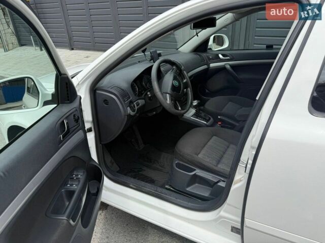 Білий Шкода Октавія, об'ємом двигуна 1.6 л та пробігом 290 тис. км за 7600 $, фото 9 на Automoto.ua