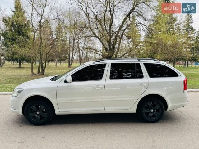 Белый Шкода Октавия, объемом двигателя 1.8 л и пробегом 147 тыс. км за 8900 $, фото 1 на Automoto.ua