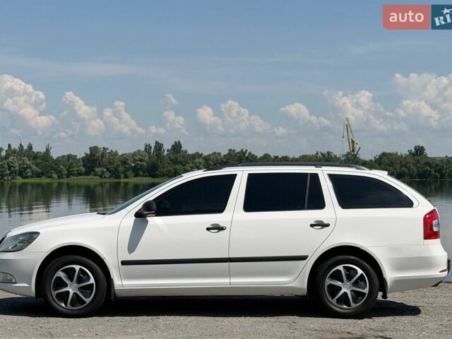Білий Шкода Октавія, об'ємом двигуна 1.6 л та пробігом 345 тис. км за 6500 $, фото 6 на Automoto.ua