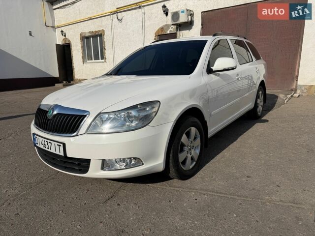 Белый Шкода Октавия, объемом двигателя 1.97 л и пробегом 323 тыс. км за 8500 $, фото 5 на Automoto.ua
