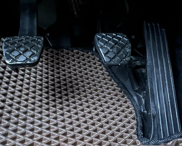 Белый Шкода Октавия, объемом двигателя 1.6 л и пробегом 245 тыс. км за 8200 $, фото 16 на Automoto.ua