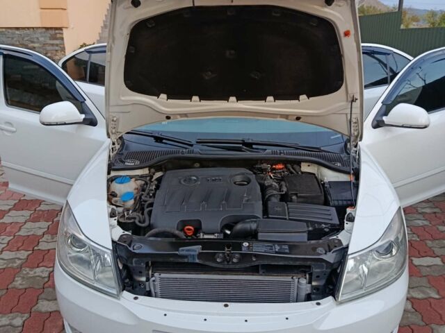 Белый Шкода Октавия, объемом двигателя 1.6 л и пробегом 201 тыс. км за 8350 $, фото 9 на Automoto.ua