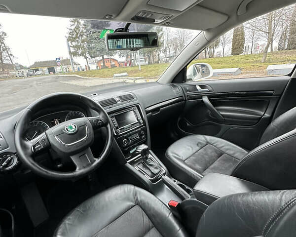 Белый Шкода Октавия, объемом двигателя 2 л и пробегом 217 тыс. км за 9999 $, фото 64 на Automoto.ua