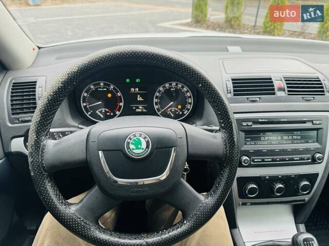 Белый Шкода Октавия, объемом двигателя 1.6 л и пробегом 280 тыс. км за 3400 $, фото 9 на Automoto.ua