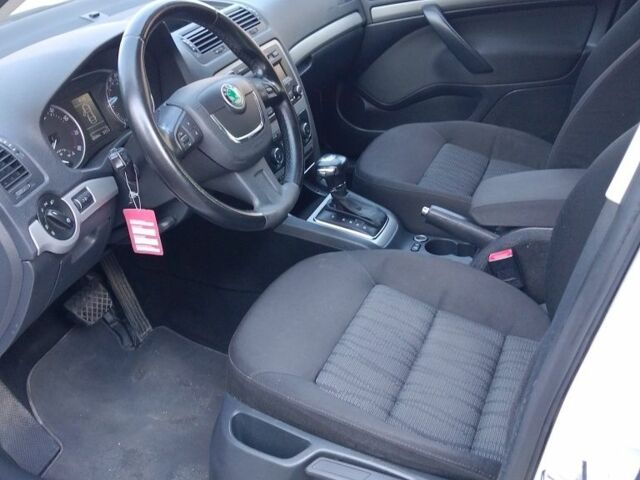 Шкода Октавія 2012 у Запоріжжя на Automoto.ua Білий Шкода Октавія, об'ємом двигуна 0 л та пробігом 182 тис. км за 8600 $, фото 4 на Automoto.ua