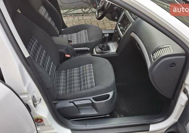 Білий Шкода Октавія, об'ємом двигуна 1.39 л та пробігом 197 тис. км за 7650 $, фото 17 на Automoto.ua