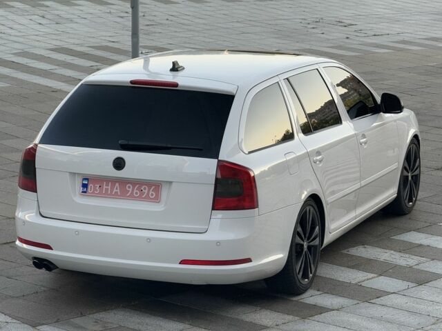 Белый Шкода Октавия, объемом двигателя 2 л и пробегом 225 тыс. км за 10400 $, фото 3 на Automoto.ua
