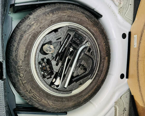 Білий Шкода Октавія, об'ємом двигуна 1.98 л та пробігом 218 тис. км за 11299 $, фото 5 на Automoto.ua