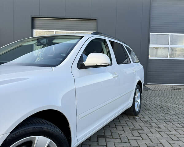 Белый Шкода Октавия, объемом двигателя 1.97 л и пробегом 256 тыс. км за 8550 $, фото 8 на Automoto.ua