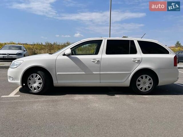 Білий Шкода Октавія, об'ємом двигуна 1.6 л та пробігом 223 тис. км за 7500 $, фото 16 на Automoto.ua