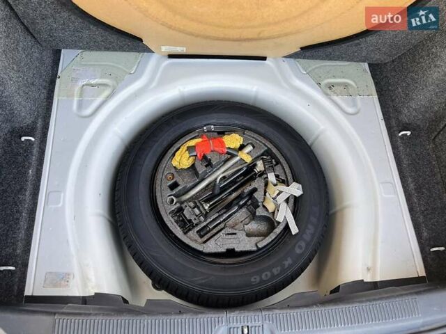 Білий Шкода Октавія, об'ємом двигуна 1.6 л та пробігом 223 тис. км за 7500 $, фото 69 на Automoto.ua