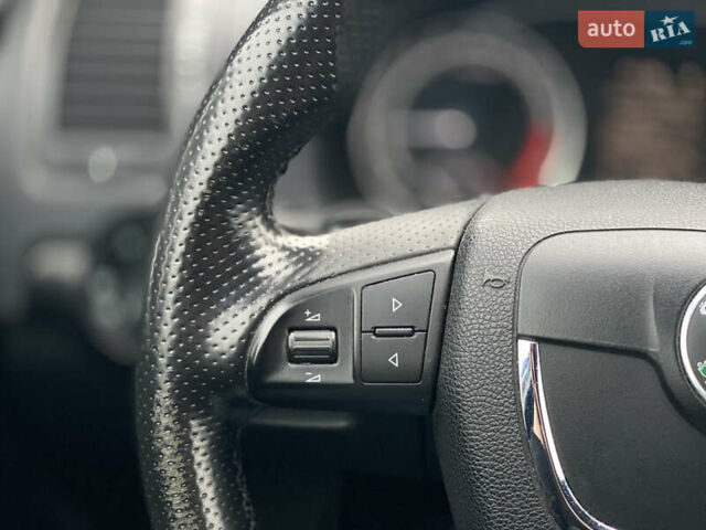 Белый Шкода Октавия, объемом двигателя 1.97 л и пробегом 369 тыс. км за 10999 $, фото 51 на Automoto.ua