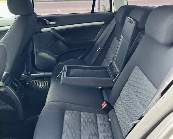 Білий Шкода Октавія, об'ємом двигуна 1.6 л та пробігом 223 тис. км за 7500 $, фото 65 на Automoto.ua
