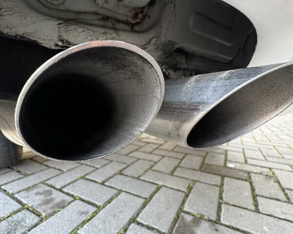 Белый Шкода Октавия, объемом двигателя 1.97 л и пробегом 256 тыс. км за 8550 $, фото 47 на Automoto.ua