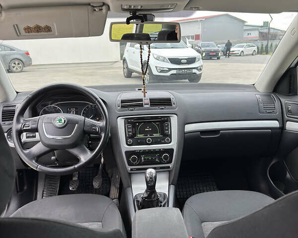 Белый Шкода Октавия, объемом двигателя 1.4 л и пробегом 223 тыс. км за 7500 $, фото 17 на Automoto.ua