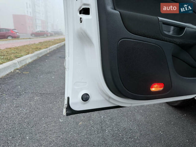 Белый Шкода Октавия, объемом двигателя 1.4 л и пробегом 179 тыс. км за 8555 $, фото 28 на Automoto.ua