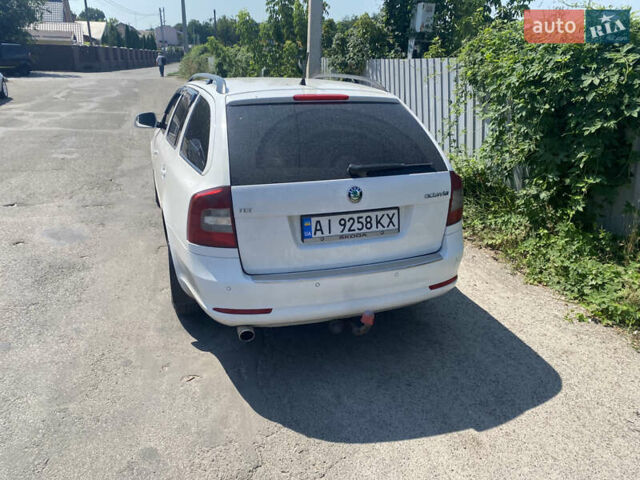 Шкода Октавия 2012 в Борисполе на Automoto.ua Белый Шкода Октавия, объемом двигателя 1.6 л и пробегом 225 тыс. км за 8200 $, фото 5 на Automoto.ua