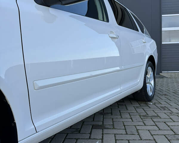 Белый Шкода Октавия, объемом двигателя 1.97 л и пробегом 256 тыс. км за 8550 $, фото 13 на Automoto.ua