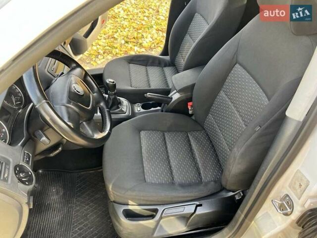 Белый Шкода Октавия, объемом двигателя 1.6 л и пробегом 270 тыс. км за 6700 $, фото 6 на Automoto.ua