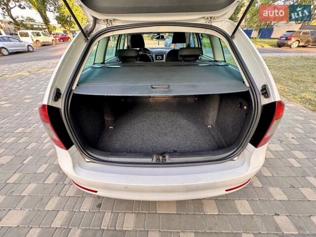 Белый Шкода Октавия, объемом двигателя 1.2 л и пробегом 167 тыс. км за 6999 $, фото 73 на Automoto.ua