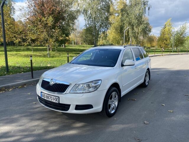 Белый Шкода Октавия, объемом двигателя 1.6 л и пробегом 239 тыс. км за 8750 $, фото 1 на Automoto.ua