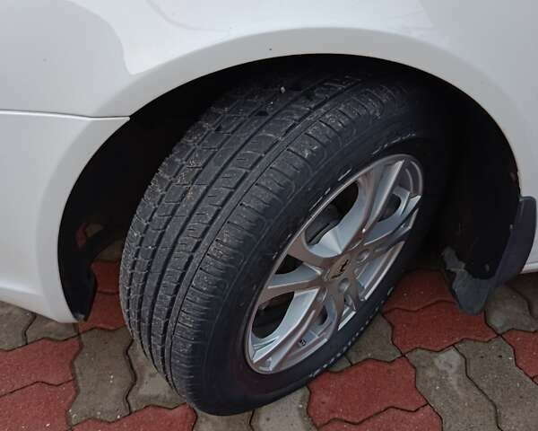 Шкода Октавия 2012 в Иршава на Automoto.ua Белый Шкода Октавия, объемом двигателя 1.6 л и пробегом 201 тыс. км за 8350 $, фото 22 на Automoto.ua