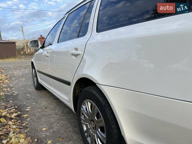 Белый Шкода Октавия, объемом двигателя 1.6 л и пробегом 270 тыс. км за 6700 $, фото 10 на Automoto.ua