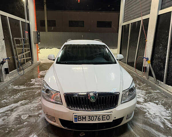 Белый Шкода Октавия, объемом двигателя 1.97 л и пробегом 331 тыс. км за 7999 $, фото 2 на Automoto.ua