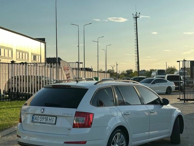 Белый Шкода Октавия, объемом двигателя 2 л и пробегом 330 тыс. км за 9500 $, фото 2 на Automoto.ua
