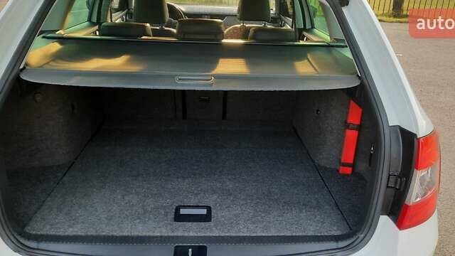 Белый Шкода Октавия, объемом двигателя 1.97 л и пробегом 303 тыс. км за 10800 $, фото 32 на Automoto.ua